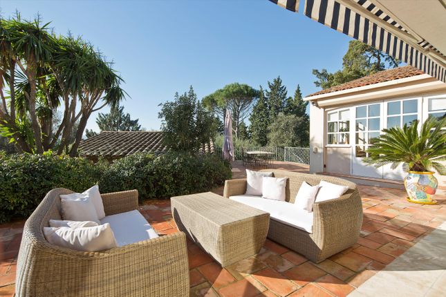 Villa for sale in Grimaud, Var, Provence-Alpes-Côte d`Azur, France