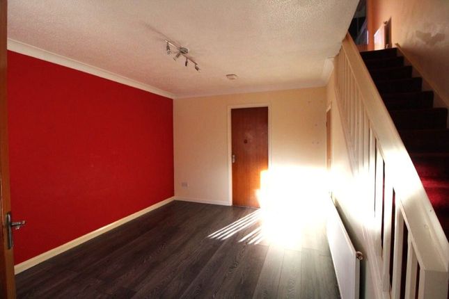 6 Hulme Close, Bedford photo 4