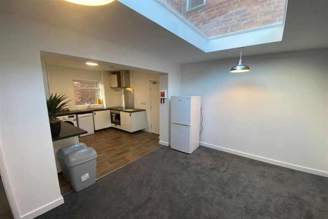 Terraced house to rent in King Street, Beeston