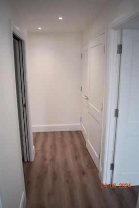Flat 14 Mulberry Court, Victoria Street, Burnham-On-Sea photo 2