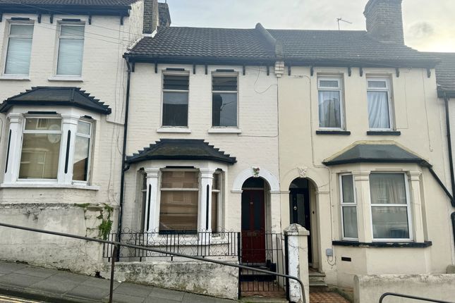 Thumbnail Terraced house for sale in Institute Road, Chatham