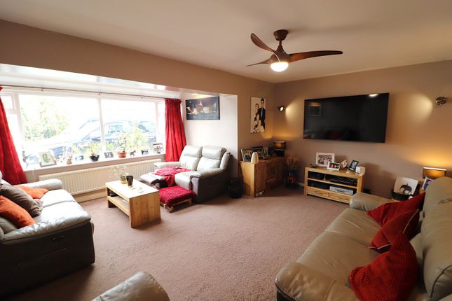 5, Fir Close, Hertfordshire photo 4