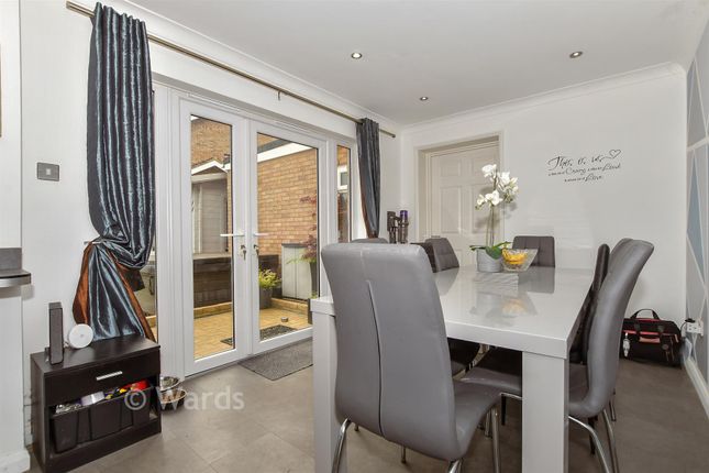 36, Willow Road, Aylesford photo 3