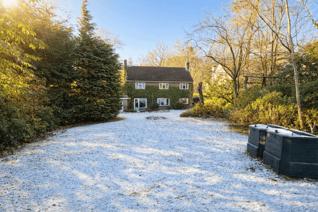 25, Portsmouth Road, CAMBERLEY photo 2