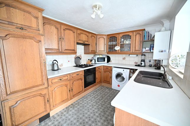 25, Harrison Drive, Rochester photo 4