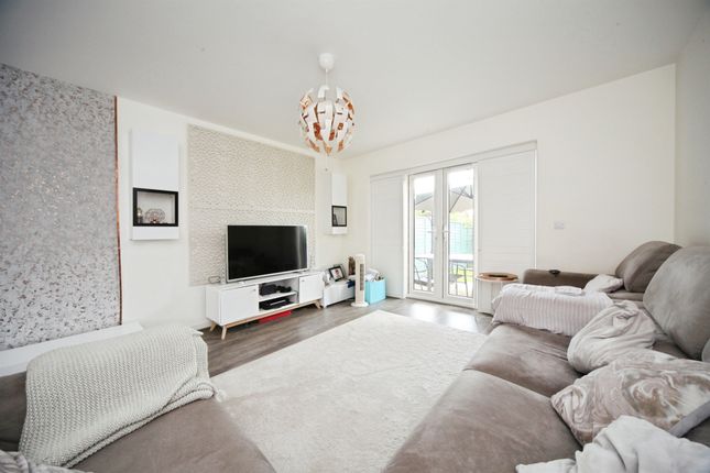 7, Laurel Close, Luton photo 5