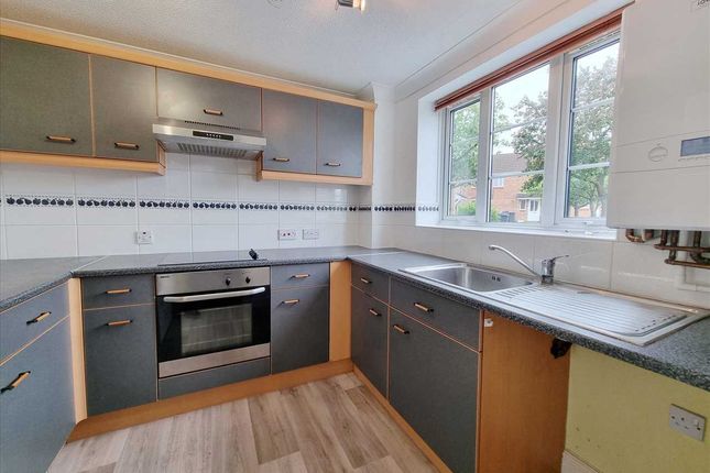 19, Dove Close, Sleaford photo 2