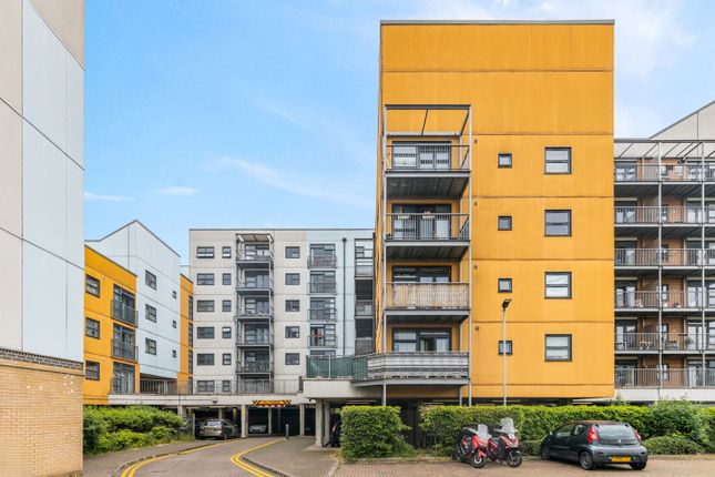 Thumbnail Flat to rent in Maltings Close, London