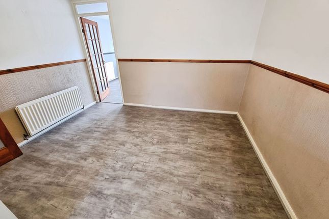 39, Eshott Close, Newcastle Upon Tyne photo 4