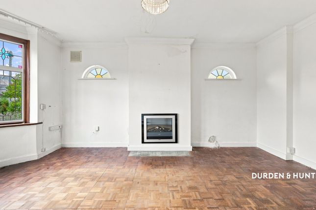 8 Clyde Crescent, Rayleigh photo 3