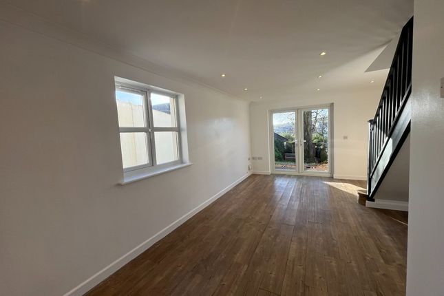 10, Vinery Meadow, Penryn photo 2