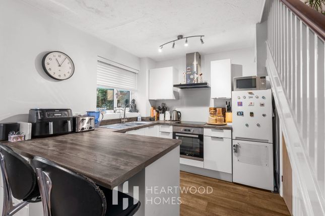 16, St Leonards Court, Sandridge photo 2