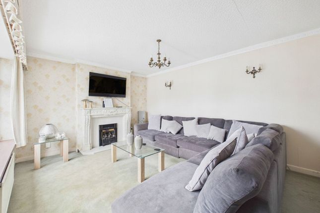 17 Hillfield Gardens, Nottingham photo 2