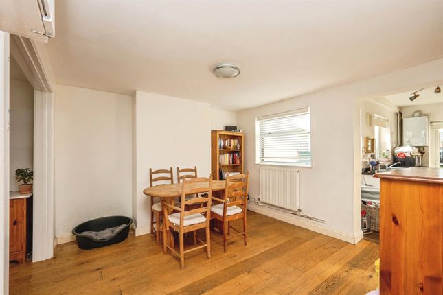6, Newberry Road, Weymouth photo 4