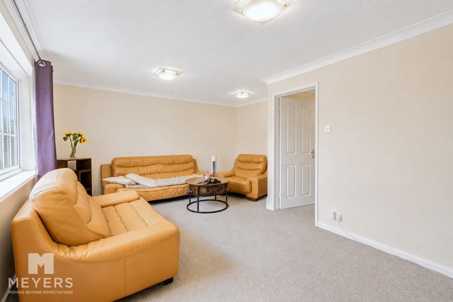 15, Farwell Close, Christchurch photo 3