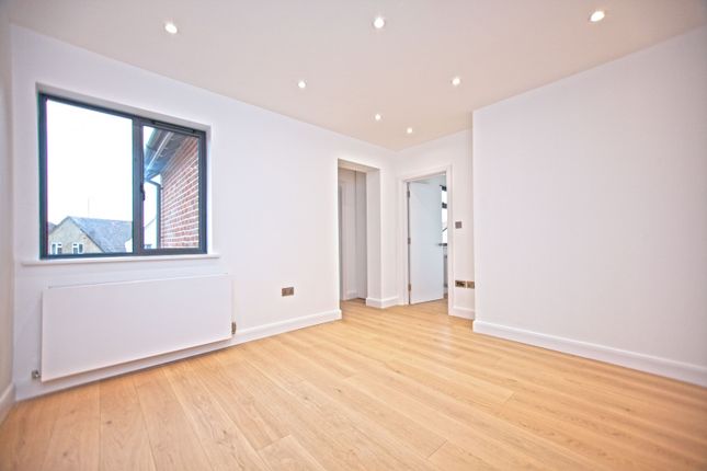 Flat 3, St Georges Road, Temple Fortune photo 3