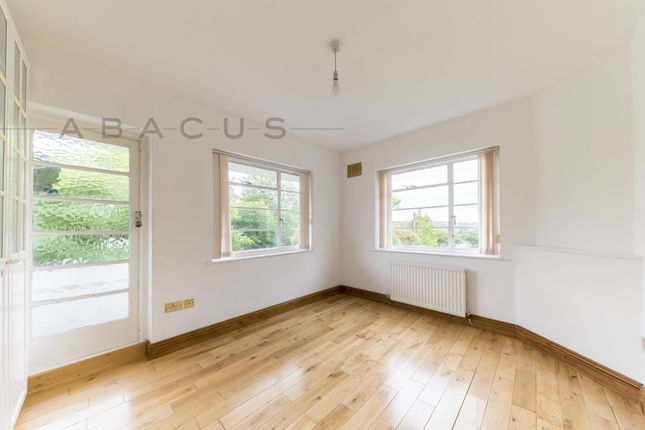 Thumbnail Flat to rent in Ossulton Way, Hampstead Garden Suburb