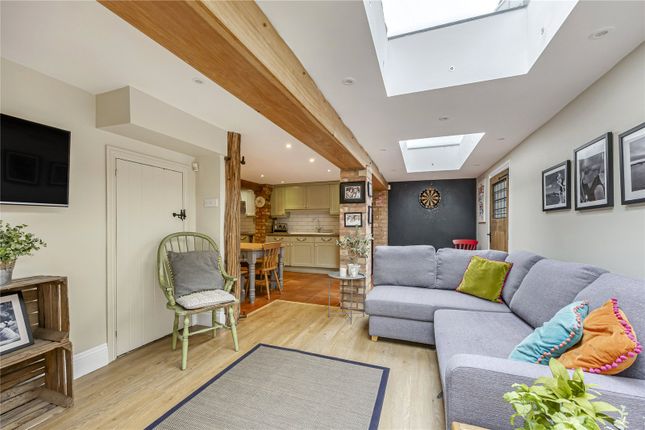 5 King Charles Court,, Friday Street, Lower Quinton photo 4