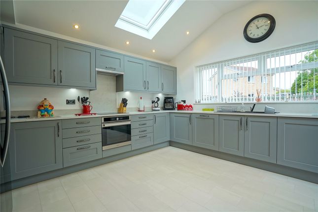 10, Milner Close, Rotherham photo 2