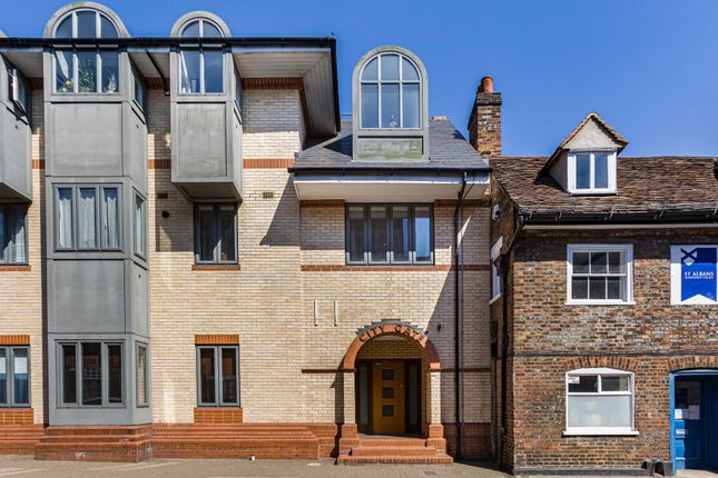 Flat for sale in Victoria Street, St Albans