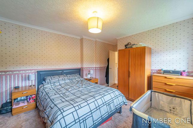 End terrace house for sale in Heather Road, Newport