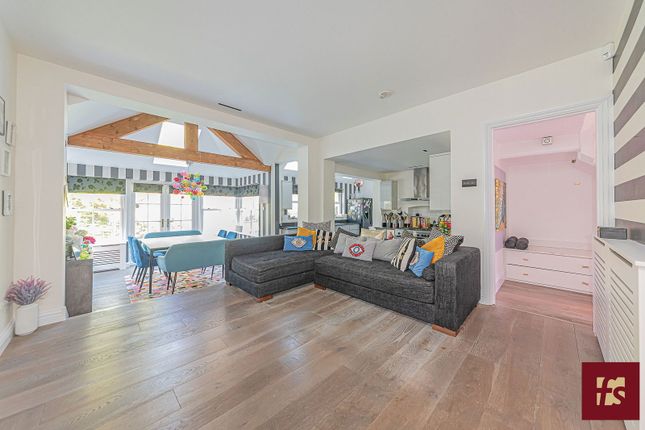 24, Longdown Road, Sandhurst photo 2