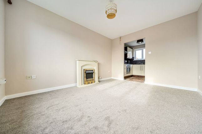 Flat 9, Green Court Cakeham Road, Chichester photo 3