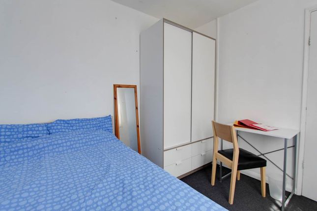 Room to rent in Knight Avenue, Canterbury