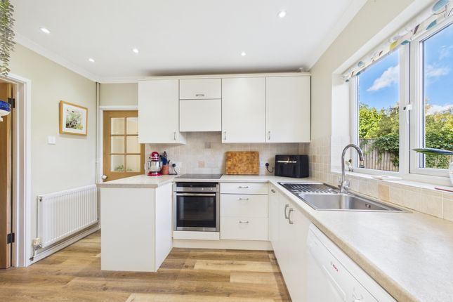 12 Chiltern Close, Princes Risborough photo 4