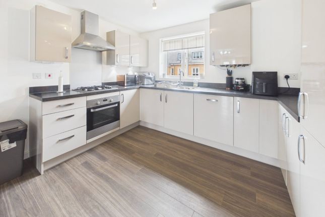 Flat 18, 23, Kenyon Way, Berkshire photo 3