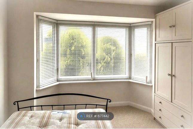 Goodwood Avenue, Enfield photo 5