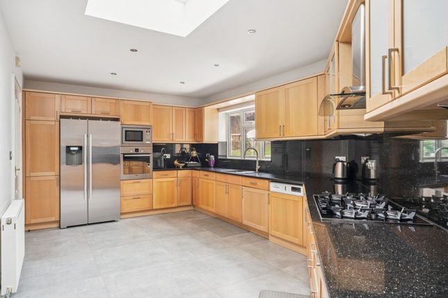 2 Kingsway, Gerrards Cross photo 3