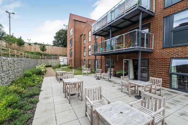 Flat for sale in Wayfarer Place, The Dean, Alresford