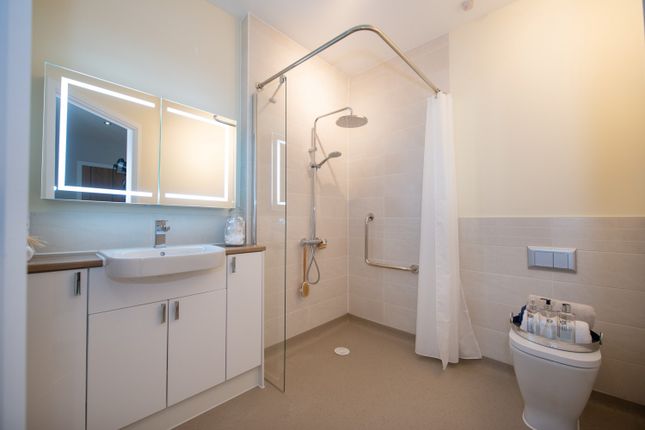 Flat to rent in Gloucester Road, Larkhall, Bath