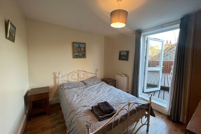 Flat 5, 144 Drummond Street, London photo 4