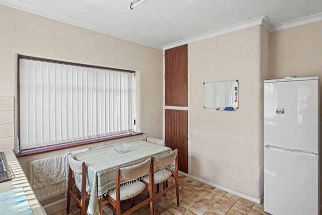 3, Clincton Close, Widnes photo 4
