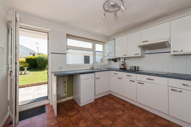 42, Faversham Road, Seasalter photo 4