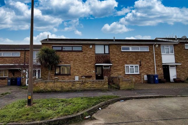 3-bed house on 12, Armstrong Close, Essex, £375,000