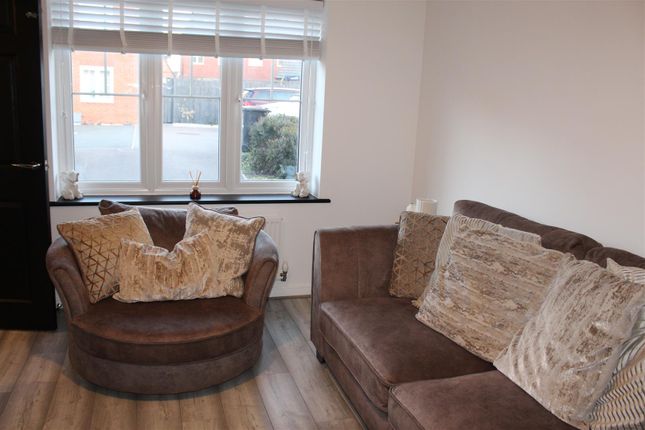 32, Edgedale Road, Nuneaton photo 4