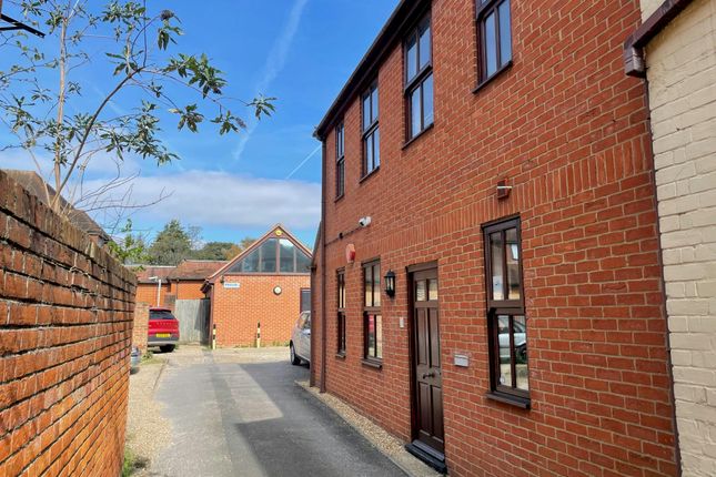 Thumbnail Retail premises to let in Walnut Court, 32A Rose Street, Wokingham