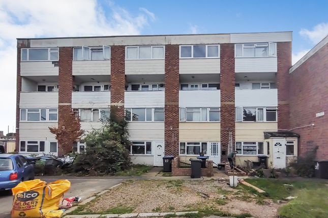 Thumbnail Maisonette for sale in Douglas Road, Addlestone