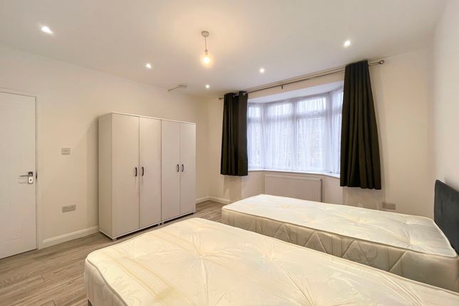 260 EALING ROAD, WEMBLEY photo 2