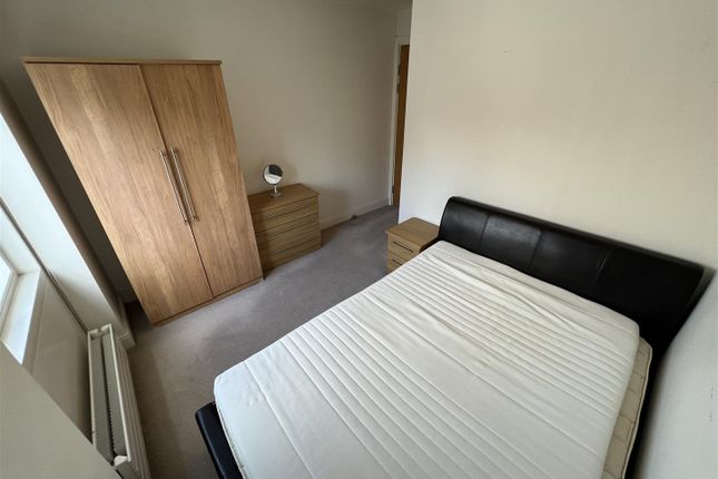 Thumbnail Flat to rent in One Park West, Kenyons Steps, Liverpool