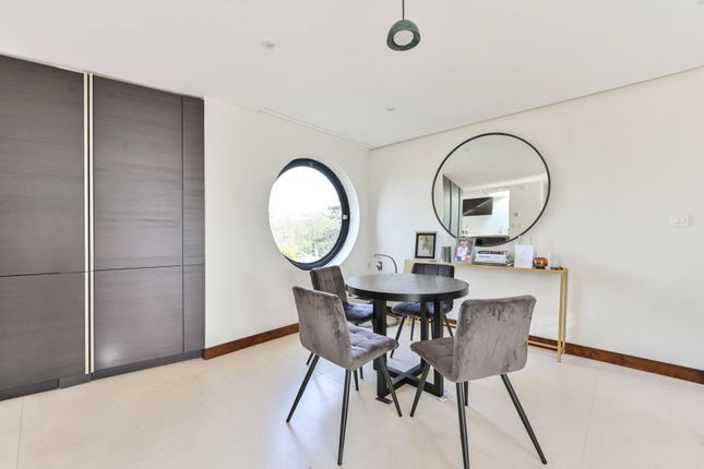 Flat for sale in Firecrest Drive, Hampstead, London