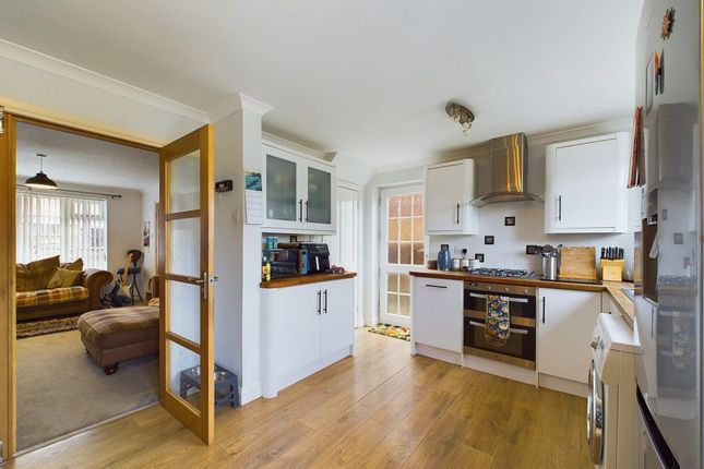 8, Heather Drive, Whitby photo 2
