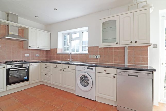 19, Taynton Drive, Merstham photo 3