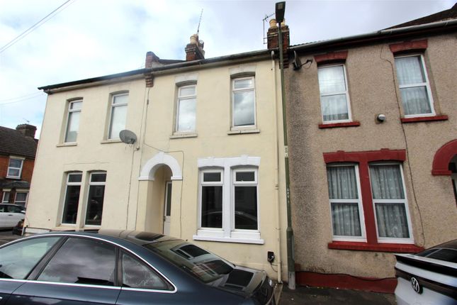 Terraced house to rent in Glencoe Road, Chatham
