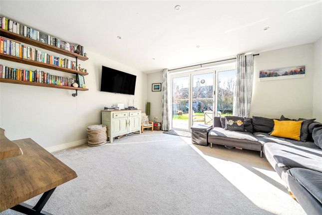 2 Holm Oaks Burndell Road, Arundel photo 2