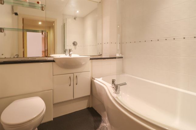 Flat for sale in Elmira Way, Salford