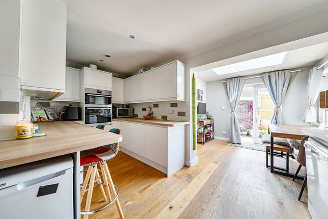 24 Winston Close, Bognor Regis photo 3